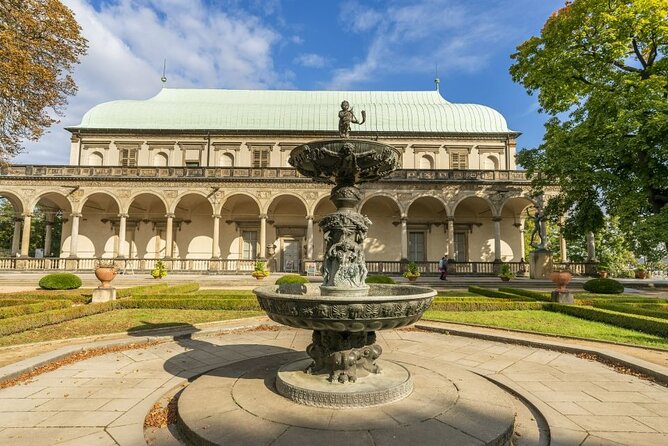 Skip the line: Prague Castle Interiors Tour with Local Guide - Meeting in Malá Strana, then finishing up by Hradčany