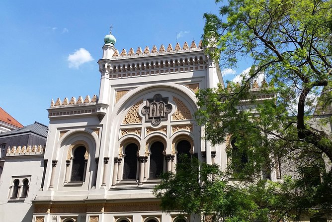 Small Group Prague Old Town and Jewish Quarter Walking Tour - Narrow streets, passageways, and courtyards that big groups never touch