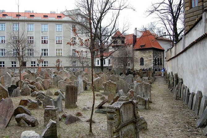 Small-Group Tour through the History of Jewish Prague - Stop 1, Old-New Synagogue and the Golem of Prague legend