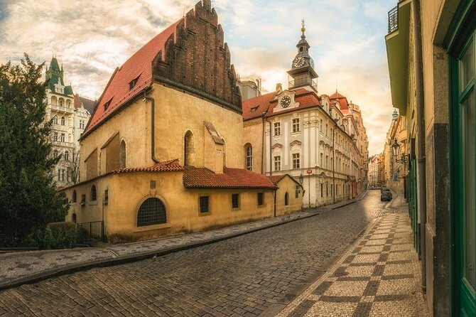 Small-Group Tour through the History of Jewish Prague - Meeting point, timing, and how to make the route easy