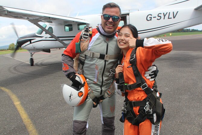 Tandem Skydiving in Prague - Tandem Jump with transfers! - The jump: almost 60 seconds of freefall and a 7-minute parachute flight