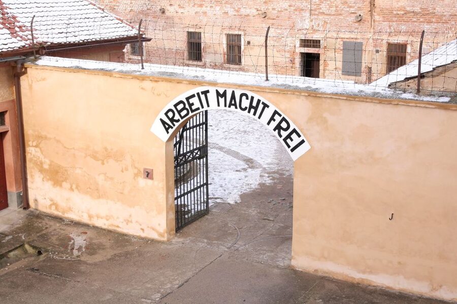Terezin Memorial: Entry Ticket Combo w. Guided Walking Tour - The real value here: guided context first, then your own pace