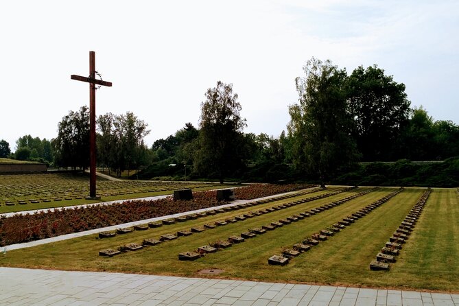 Terezin: Private Half-Day Tour from Prague - Terezin Memorial: the national cemetery and the scale of burial