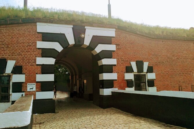 Terezin: Private Half-Day Tour from Prague - Hlavni Pevnost: walls, hidden angles, and a strong starting point