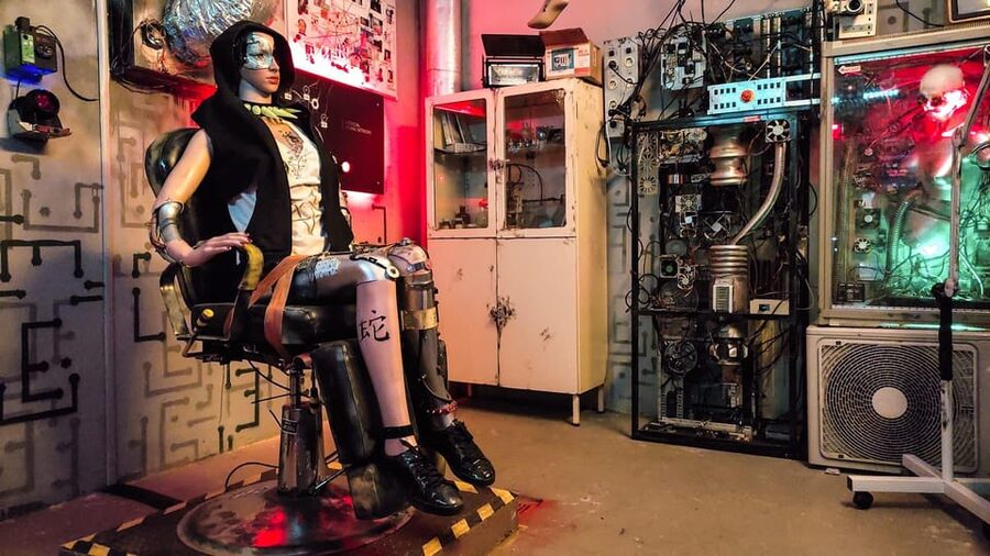 The Clinic: Escape room in Fun Arena Prague - How the Game Works: Training, Investigators, and Interactive Puzzles