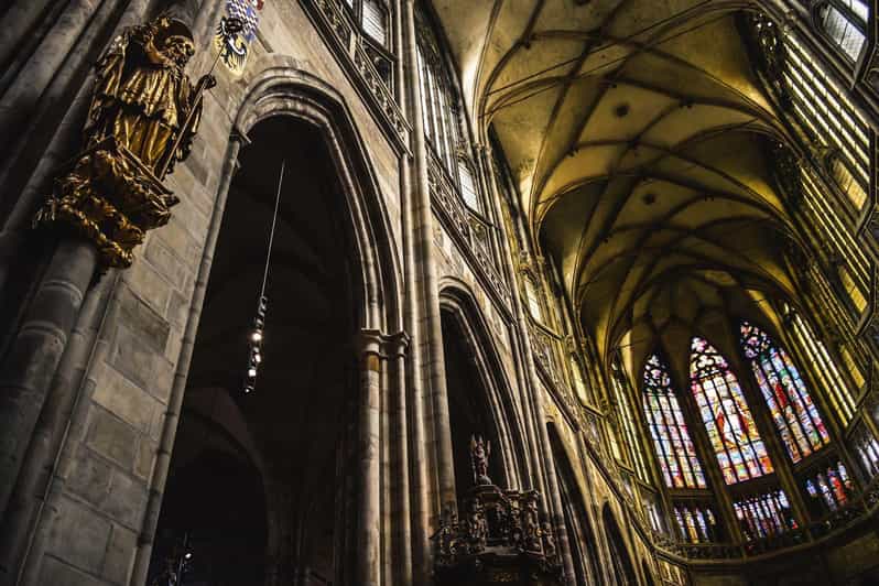 Tour of Prague Castle in italian language ticket included - Cattedrale di San Vito: cosa guardare quando l’ingresso è già il tuo obiettivo