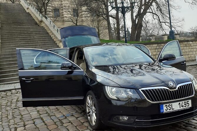 Transfer from Prague Hotel to Airport Prague - Hotel Pickup in Prague: What the Driver Does (and When You Should Leave)
