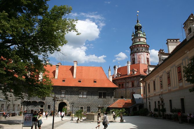 Trip to Cesky Krumlov from Prague - From Na Příkopě at 8:45, the ride that sets the mood