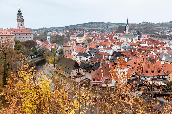 UNESCO Cesky Krumlov from Prague with Guided Tour and Transfer - Prague to Český Krumlov: the value of a ready-made day trip