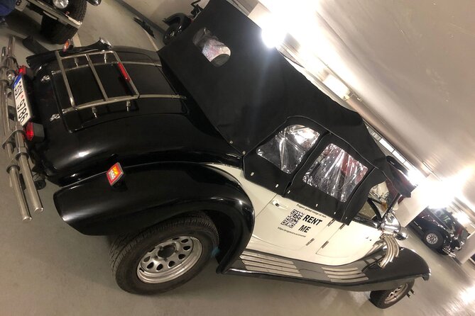Vintage Cars Prague - Grand City Tour 150min / 1-6 pers. 2,5hrs - Prague Castle, but from the road: the biggest inhabited complex