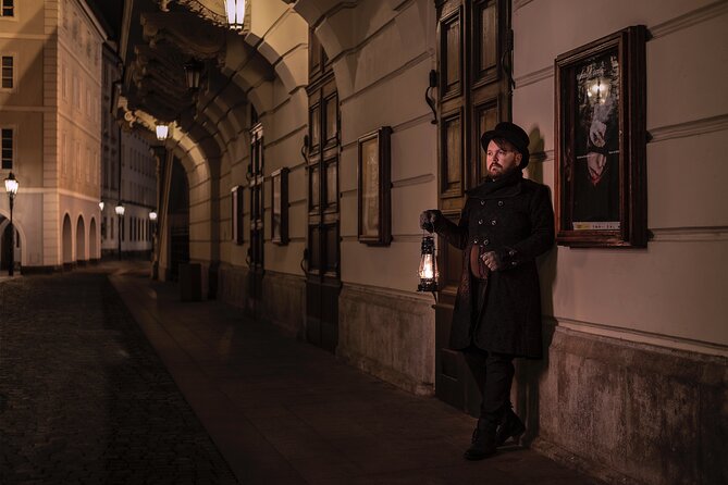 Walking Night Tour Ghost Stories and Legends of Prague's Old Town - Start point basics: Staroměstské náměstí and staying with the group
