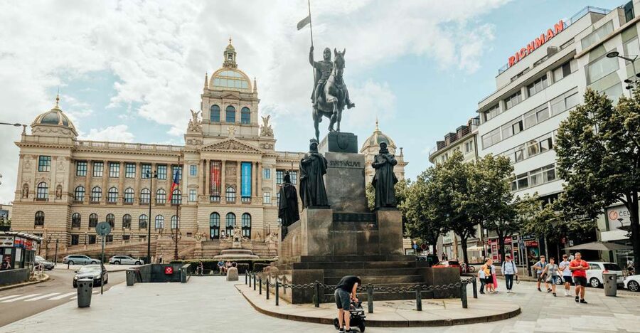 Walking tour of Prague in French : Nové Město - Key Highlights You’ll Notice Fast