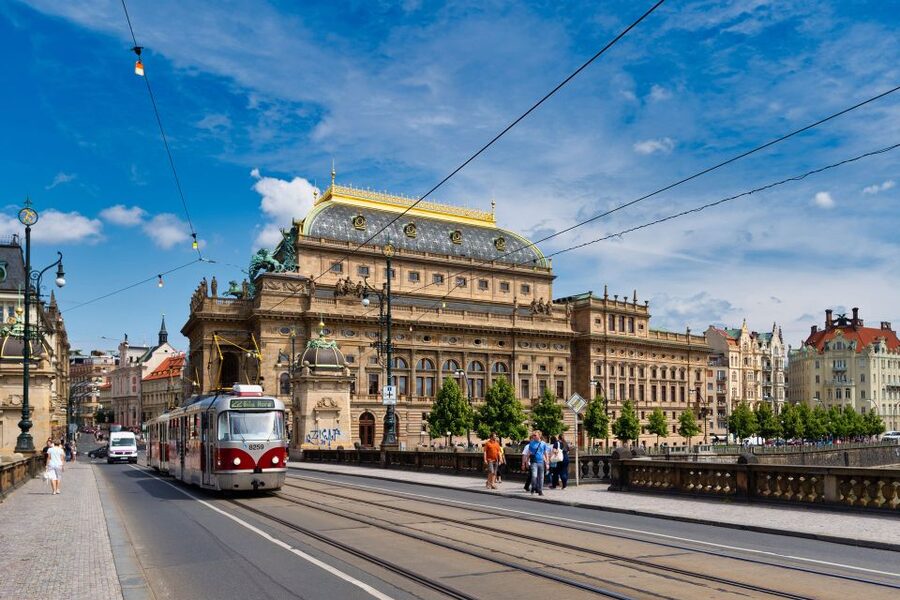 Walking tour of Prague in French : Nové Město - Senovážné náměstí to Ovocný trh: The Markets That Still Shape Prague
